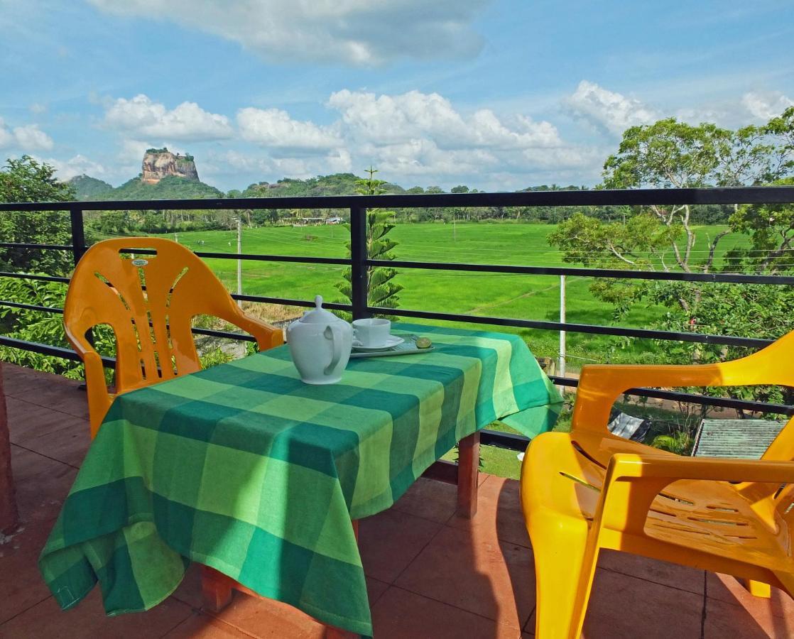 Sigiriya Water Guest & View Point Restaurant Hotel Buitenkant foto